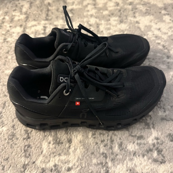 Black ON Cloud swift sneakers, only worn twice - Picture 4 of 5